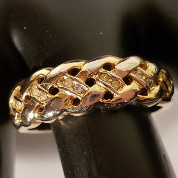 Vintage Fashion Crystal Goldtone Band Ring - Picture 1 of 5